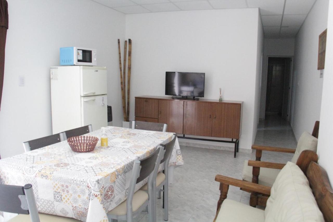 Alojamiento Sarmiento General Alvear  Extérieur photo