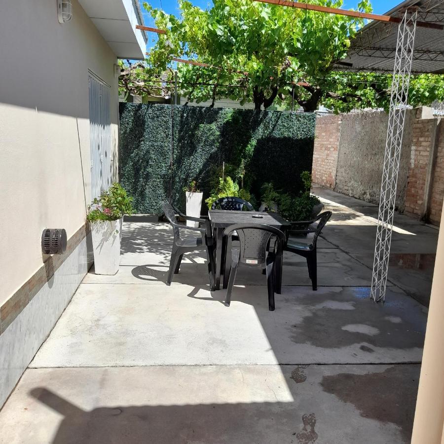 Alojamiento Sarmiento General Alvear  Extérieur photo